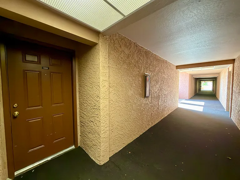 540 N May St #3106 — Photo 4