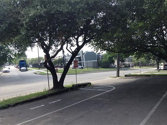 3rd image of 6738 Eastridge Dr APT 109