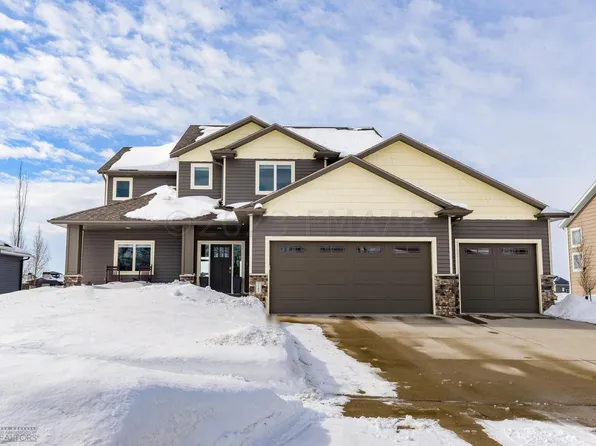 7297 14th St S, Fargo, ND 58104