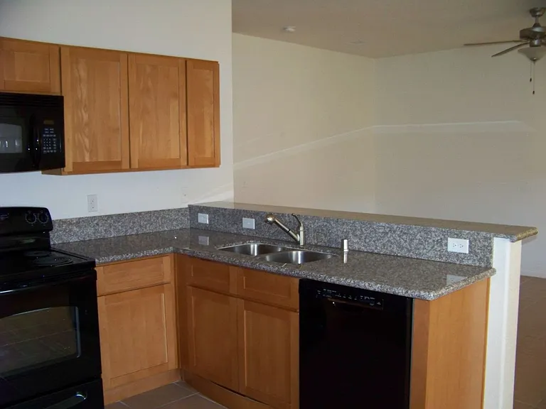 400 Hillside Dr — Photo 8