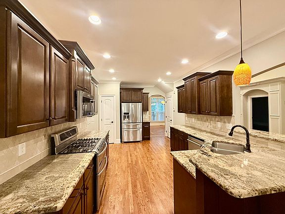 5th image of 7133 Windyrush Rd