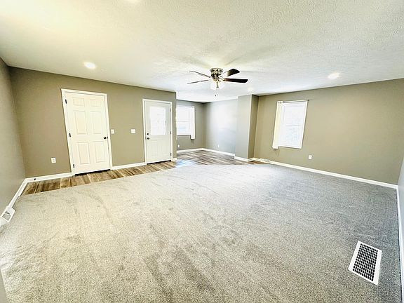 3rd image of 759 2nd St SE