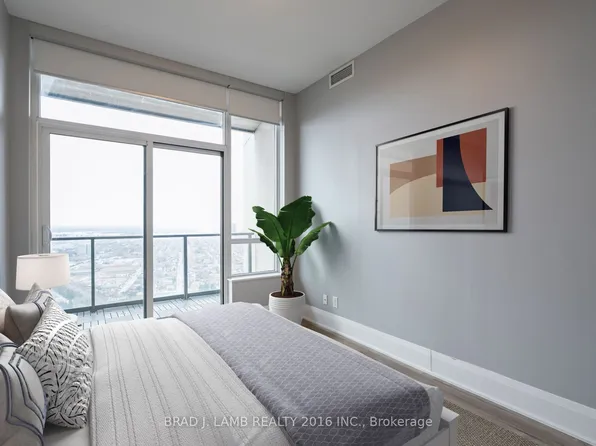 36 Park Lawn Rd #4303, Toronto, ON M8V 0E5