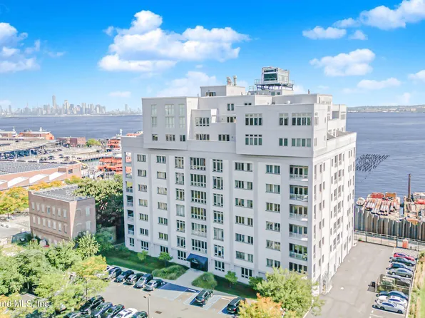 90 Bay Street Lndg APT 3H, Staten Island, NY 10301