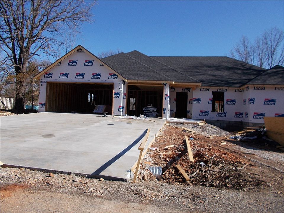 2nd image of 13 Drew Ln