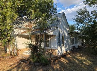 406 S 3rd St, Mullin, TX 76864