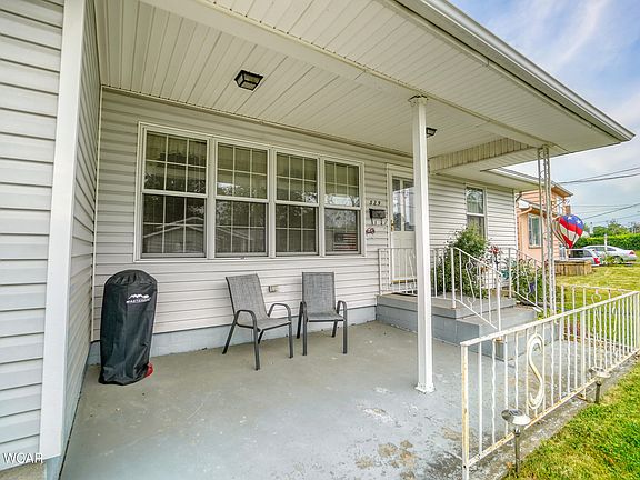 5th image of 529 N Nixon Ave