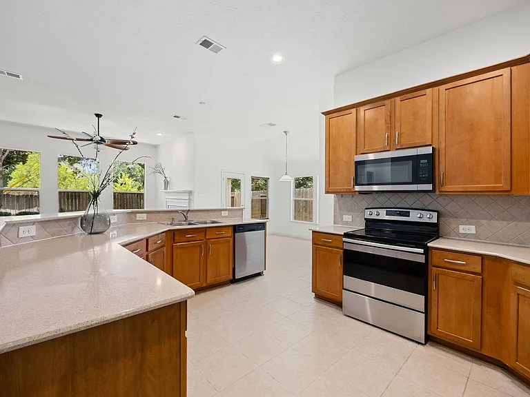 25030 Emporia Point Ct — Photo 12