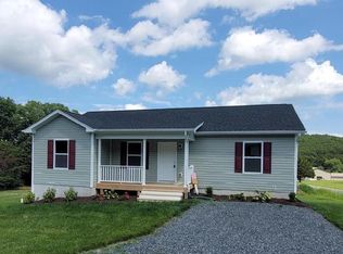 40 Bobbi Ct #8D, Berkeley Springs, WV 25411