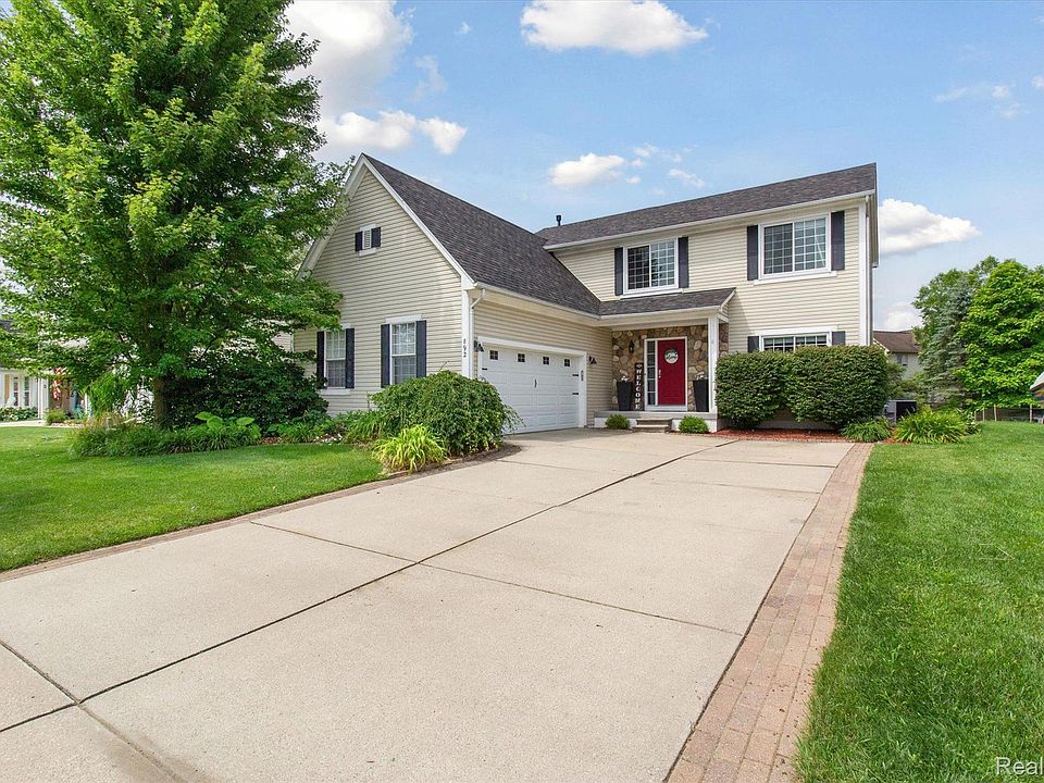 1st image of 892 Townsend Dr