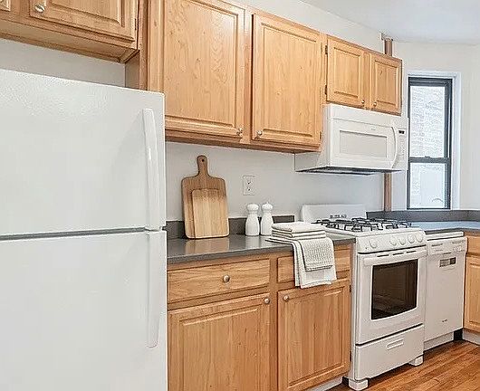 2nd image of 405 W 49th St APT 3E