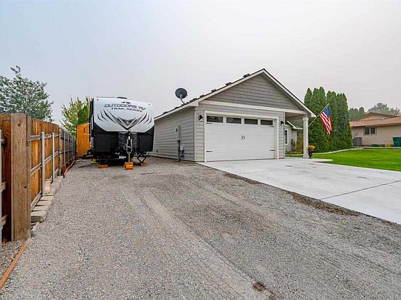 2nd image of 3909 S Zillah St
