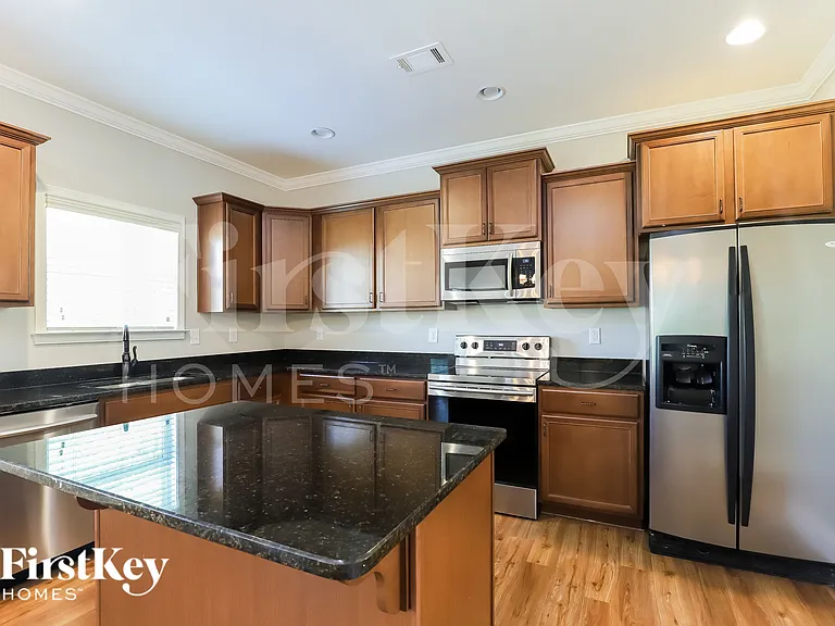 4313 Yonah Park — Photo 6