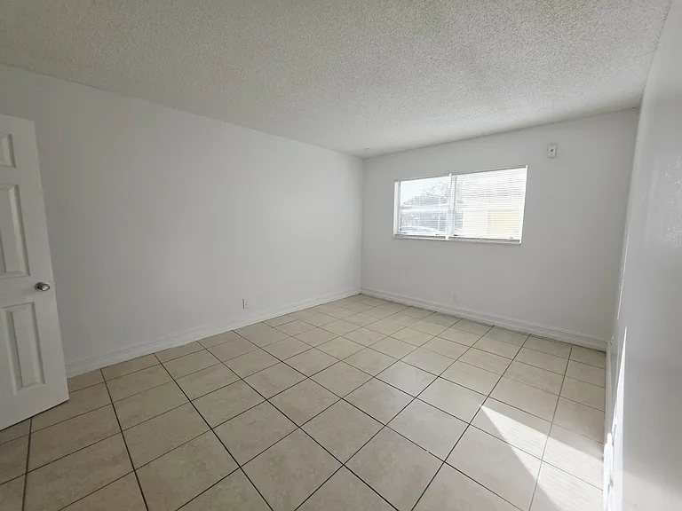 4160 NW 21st St #D124 — Photo 7