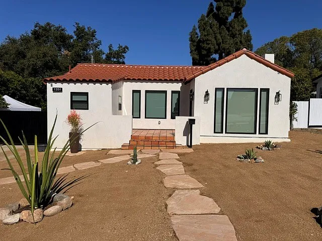 1351 Virginia Ave — Photo 2