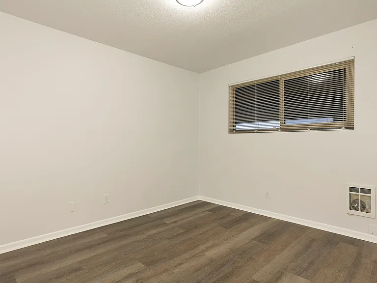 The Willis Apartments — Photo 35