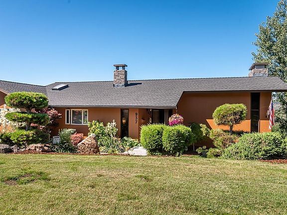 3rd image of 937 Loma Linda Dr