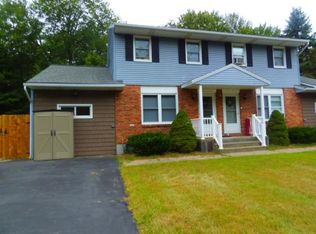 7013 Fuller Station Rd, Schenectady, NY 12303