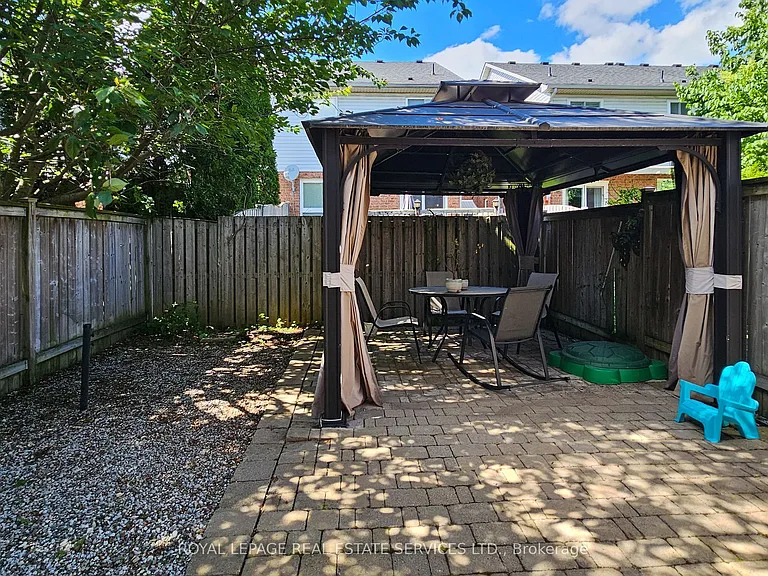 65 Morwick Dr — Photo 36