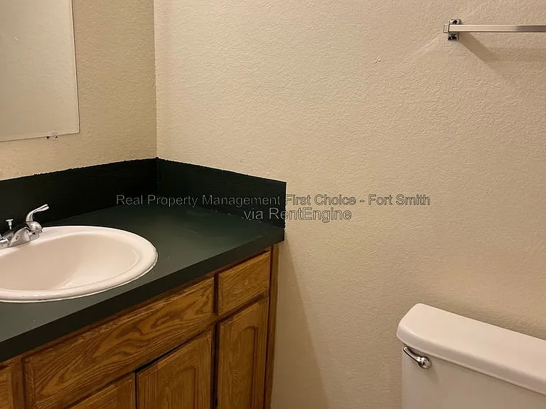 3509 Price Cir — Photo 16