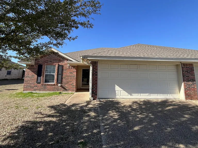 3061 Palomino Trl — Photo 1
