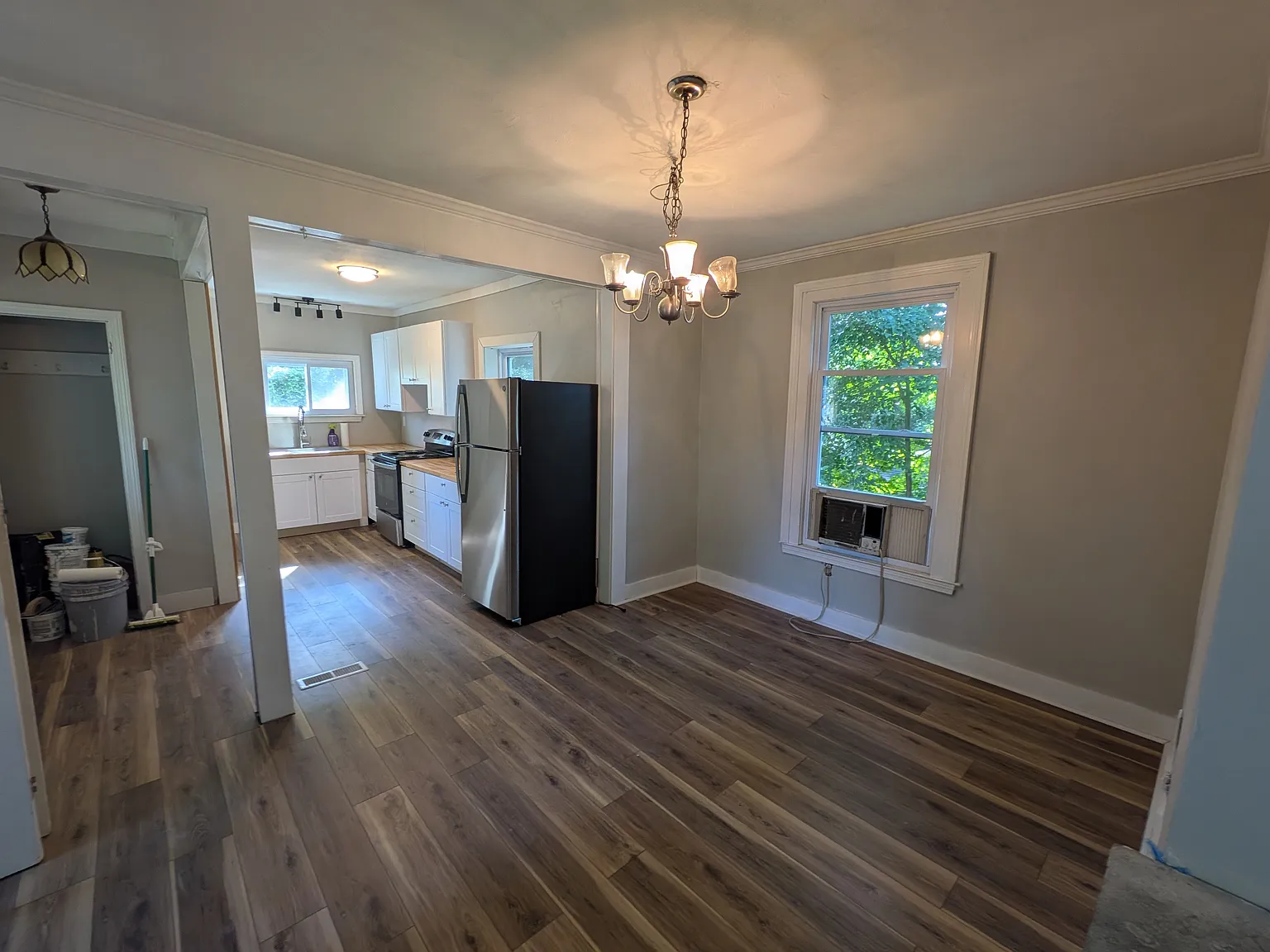 2 bed, 1.5 bath, 1100 sqft, $1,900 — Photo 4
