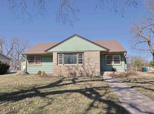 236 E Walnut St, Waterville, KS 66548
