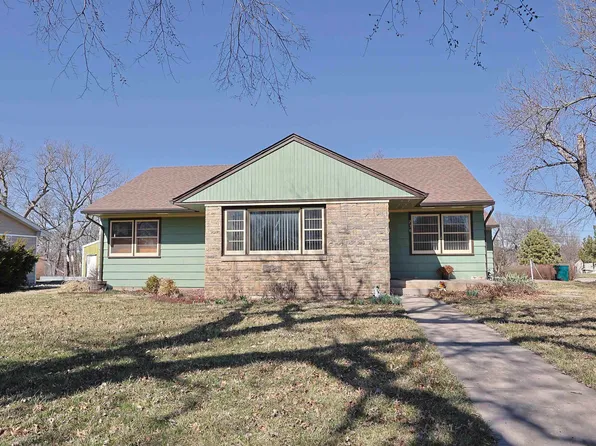 236 E Walnut St, Waterville, KS 66548
