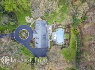 18 Rolling Hill Rd, Old Westbury, NY 11568