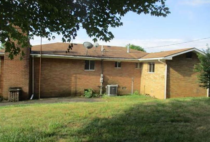 2nd image of 10 Hilda Dr