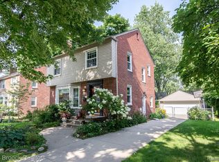 1530 Edgewood Dr, Royal Oak, MI