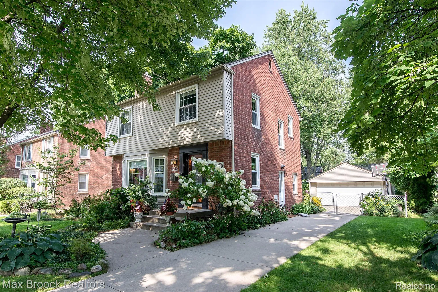 1530 Edgewood Dr photo 1