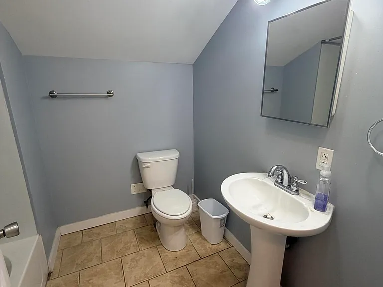 535 Maple St #2 — Photo 5