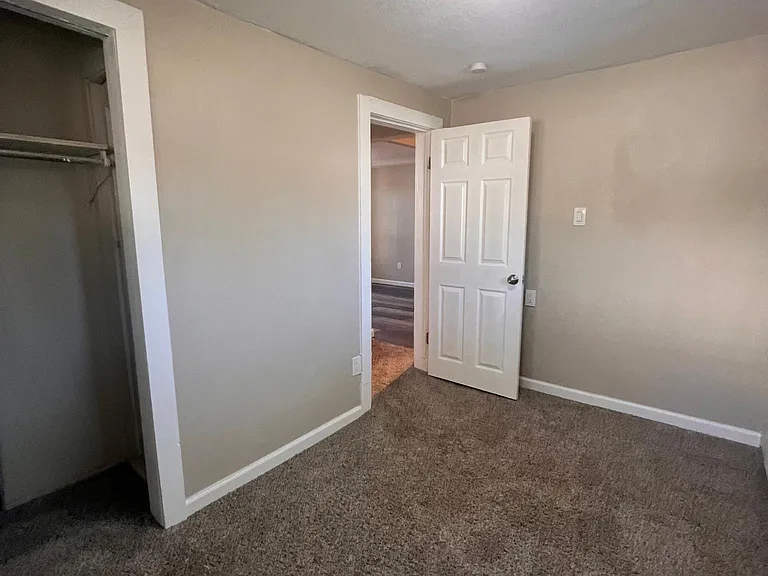926 N Corona St — Photo 12