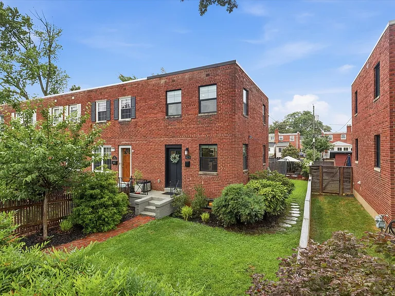 625 S Henry St — Photo 2