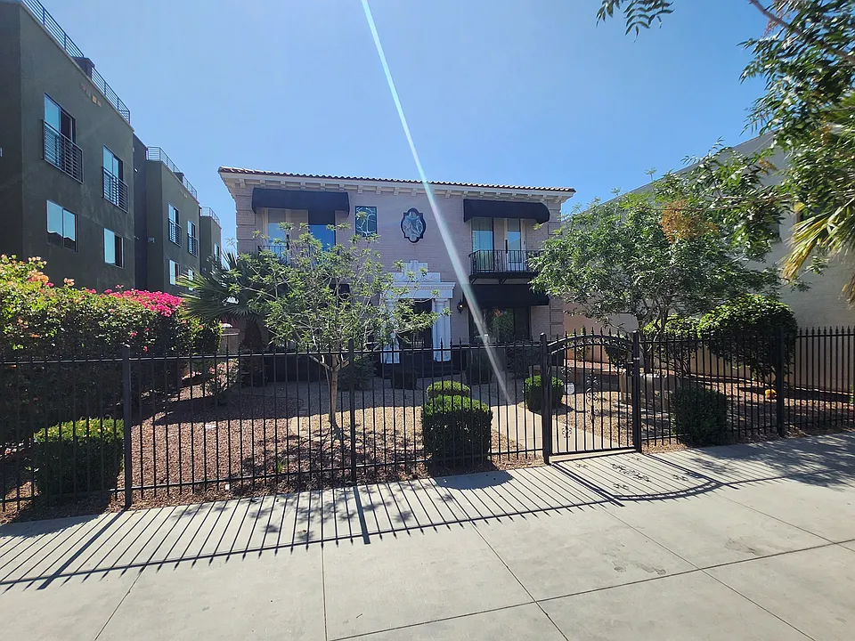 1009 N 1st St #2