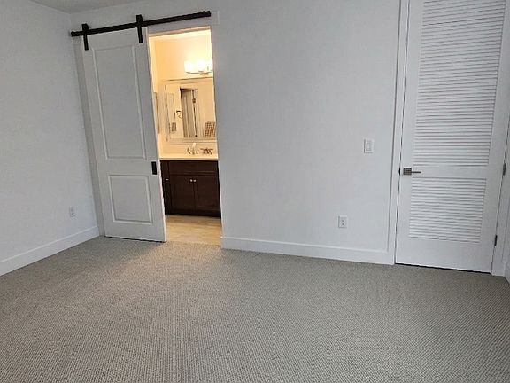 5th image of 157 Raven Cir