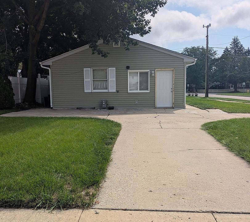 2nd image of 1818 W Monroe St