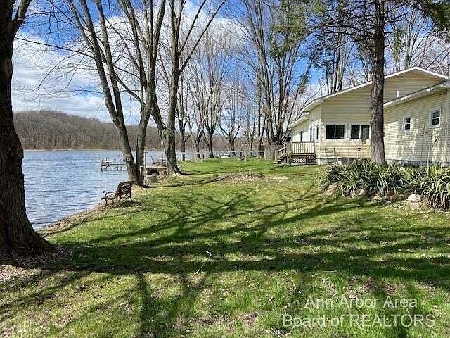 1st image of 440 Oakdale Dr