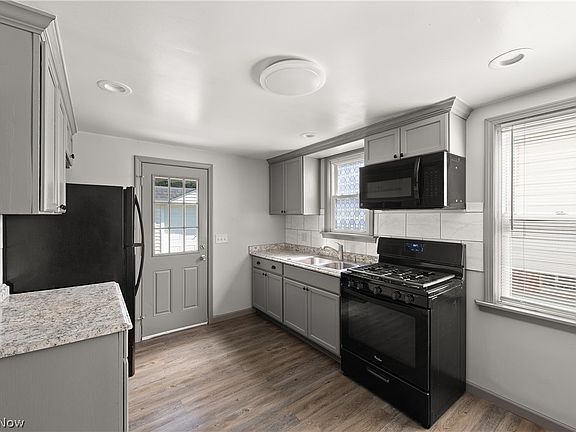 5th image of 6902 Luelda Ave
