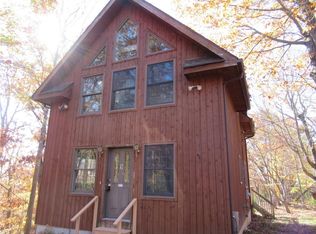 9 Union Pl, Lake Peekskill, NY 10537