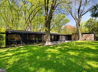 4030 Apalogen Dr, Philadelphia, PA 19129