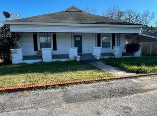 27 3rd Ave S, Clanton, AL 35045