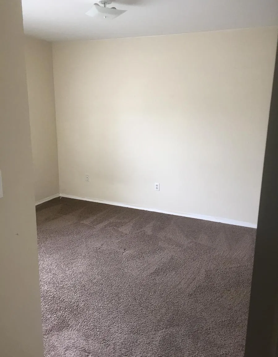 2 bed, 970 sqft, $1,345 — Photo 4