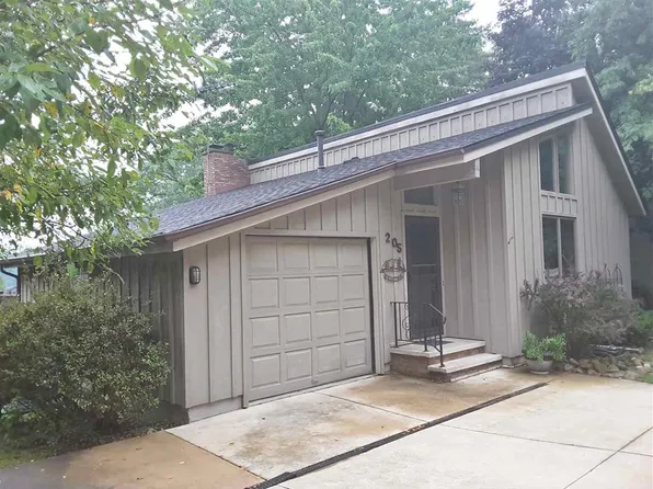 205 W Shore Dr, Jerome, MI 49249