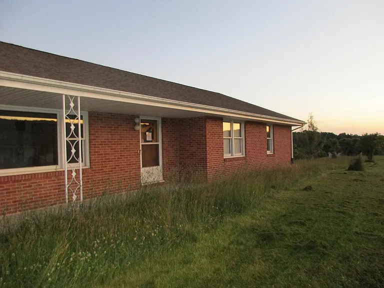 1220 Stafford Dr — Photo 12