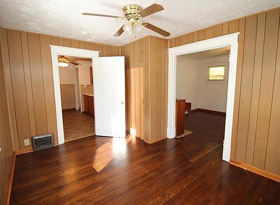 4th image of 3603 Eminence Blvd