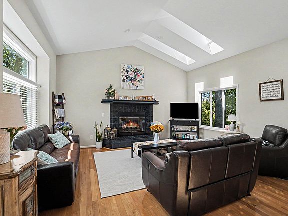 4th image of 8690 Scenic Bluff Ln