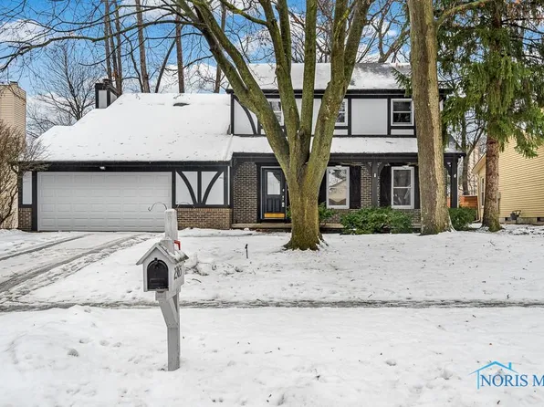 2365 Cheshire Woods Rd, Toledo, OH 43617