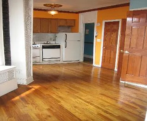 Rented by Adina Realty | media 26